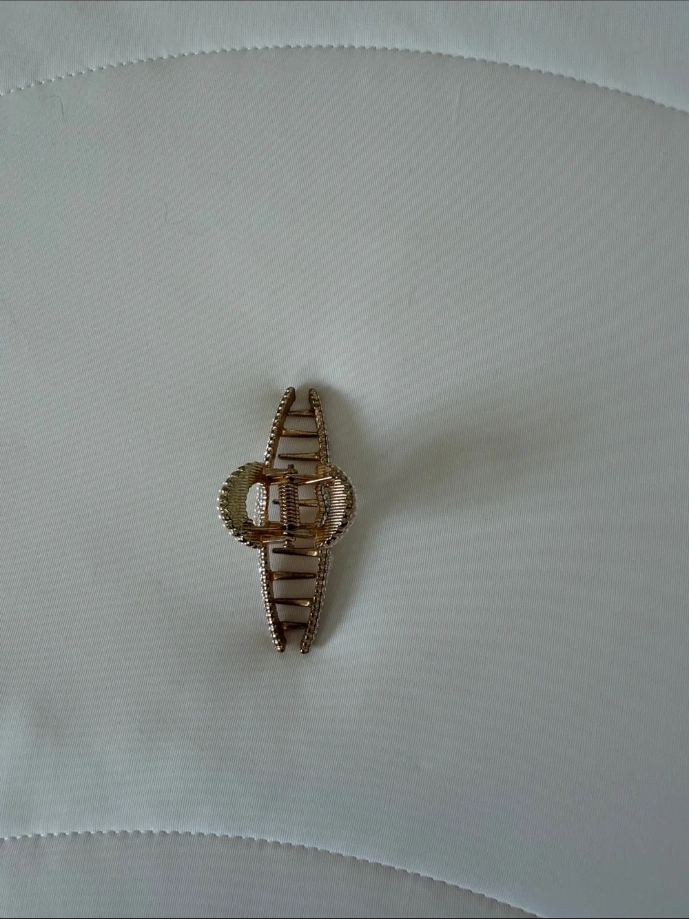 Ulta Beauty Gold and White Pearl Loop Hair Clip
